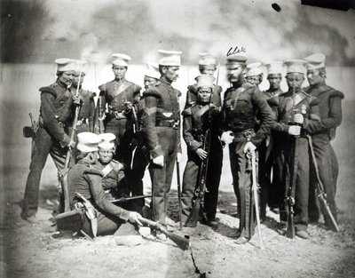 New Nusseeree Rifle Battalion und Major A. Bagot, 1857 von English Photographer